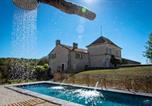 Hôtel Brantôme - Les Deux Abbesses en Vert | La Grande Maison B&B-2