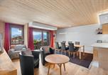 Location vacances Crans-Montana - Mercure 202 sur la place du village a Anzere-1