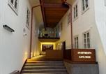 Location vacances Bratislava - Apartments Cafe Hexe-1