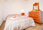 Location vacances Cinigiano - 2 Bedroom Cozy Home In Montenero D'orcia-3