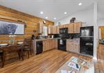 Location vacances Hill City - Needles Nook Cozy 1br Log Cabin Retreat-4