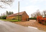 Location vacances Stibbard - Honey Buzzard Barn-2