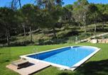 Location vacances Torroella de Montgrí - Casa familiar con piscina comunitaria en L'Estartit - Es-323-67-2