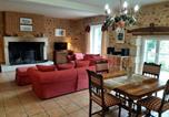 Location vacances Roussines - Gîte La Queue Rousse - Maison Ancienne avec Cheminée et Jardin Clôturé - Fr-1-653-132-4