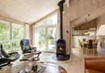 Location vacances Ålbæk - Cozy Holiday Home With Spa And Fireplace-4