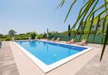 Location vacances Imotski - Lovely Home In Donji Prolozac With Wifi-1