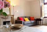 Location vacances  Allier - Studio médiéval au cœur du village, proche commerces - Fr-1-489-605-2