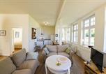 Location vacances Neuenkirchen - Gutshaus-Grubnow-Ferienwohnung-4-mit-Hund-am-Wasser-Sauna-und-Wlan-incl-3