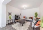 Location vacances  Gare de Slough - Chic and Comfy 4 Bedroom Stay Baylis Road-2