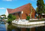 Location vacances Aire-sur-la-Lys - Gîte spacieux avec jardin, barque, et label tourisme handicap - Marais Audomarois - Fr-1-376-72-1