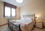 Location vacances  Province de Parme - Case Lanfranco Parma-1