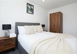 Location vacances  Chatsworth House - Beautiful brand new 3 bedroom city centre house with garden-2