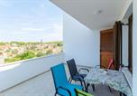 Location vacances  Plaine de Stari Grad - Apartments Lada-3