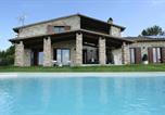 Location vacances Pérouse - On Top Of The Hill Villa With Great Valley View-1