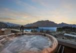 Location vacances Queenstown - Chic Central Penthouse 3bm with Spa-4