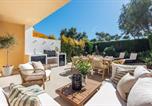 Location vacances Andalousie - Luxury Golf Townhouse in Aloha with Pool & Garden-2
