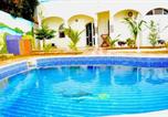 Location vacances  Cercles mégalithiques de Sénégambie  - Venusia Villa-3