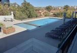 Location vacances Midrand - Amazing 1br, 2bath with River View in Waterfall-1