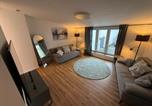 Location vacances  Gare d'Hagen - Neu - Apartment For 6 In Hagen- Direct Parking! A45 - A1 - A46 Richtung Dortmund Netflix - Wifi, Fully-Automatic-Coffemashine, Kitchen, Netflix, Disney-3