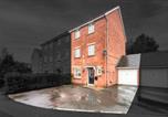 Location vacances  Gare de Dorridge - Comfort Lodge - Modern 5 bed house w 2 bathrooms, parking & gardens-2
