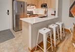Location vacances Canmore - Modern Nordic 2 Bedroom Mountain View Condo-4