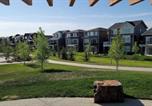 Location vacances Airdrie - Luxurious home away from home with Aircon-1