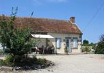 Location vacances Ygrande - Fermette rénovée avec jardin clos, animaux acceptés, Wifi et parking - Fr-1-489-87-3