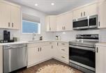 Location vacances Fernie - Centre Peak View I Sleep 8 I 50 Tv I Full Kitchen-2
