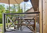 Location vacances Ciney - Holiday Home Modernes Chalet für 4 Personen in einem Waldpark by Interhome-1