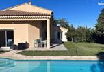 Location vacances Châteauneuf-de-Gadagne - Villa avec piscine-1