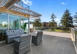 Location vacances Glenelg - Stylish 2-Bed with Terrace 3-min Walk to Beach-3