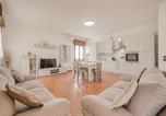 Location vacances Caprino Veronese - La Fenice Private Gardent Free-2