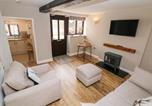 Location vacances  Gare de Chesterfield - Smithy Cottage-3