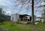 Location vacances Les Mathes - Comfortable ecolodge with heated swimming pool and jacuzzi open all year round-1
