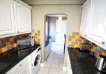 Location vacances  Gare de Solihull - Large Bungalow - 3 Beds 2 Baths - Very Large Enclosed Garden - Dogs Stay Free-4