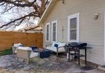 Location vacances Fredericksburg - Orchard Grove - Pool Fire Pit & Walk to Main St-4