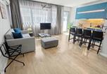 Location vacances  Pella - Estia Premium Apartments - Valouritou 25 Big Balcony-2