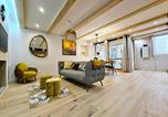 Location vacances Antibes - Le Magnum Riviera - Maison Proche de la Plage-4