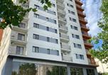 Location vacances  Musee du Village Bucarest - 97 Rent House-1