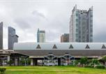Location vacances Khlong Tan Nuea - King Bed with Living Room Pool and Gym Mrt 200m-2