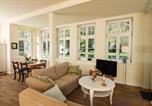 Location vacances Neuenkirchen - Gutshaus-Grubnow-Ferienwohnung-4-mit-Hund-am-Wasser-Sauna-und-Wlan-incl-4