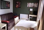 Location vacances Besse-et-Saint-Anastaise - Appartement cosy à Super-Besse pour 6 personnes avec parking - Fr-1-814-174-4