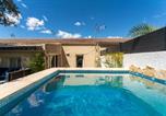 Location vacances Vauvert - Loft des Cigales-1