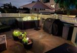 Location vacances Vancouver - 2br Vancouver Stay with Sauna Cold Tub & Fire Pit-3