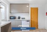 Location vacances  Gare de Walsall - Jrr Stays Wv12 3 bedroom, and Wi-Fi-2