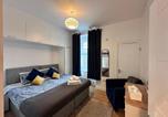 Location vacances  Gare de Dundee - Luxury 1-Bedroom Apartment - Central Dundee-1