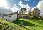 Location vacances  Province de Belluno - Nice Home In Feltre With Wifi-1