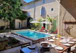 Location vacances Vauvert - Maison de village du Xvii siècle en Camargue-1