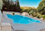 Location vacances Solliès-Toucas - Les Canonniers - Chalet avec Piscine-3