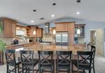 Location vacances Summerland Key - Waterfront hideaway with dock, pool & inviting patio - walk to Sombrero Beach-1